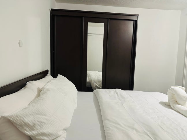 Lovely and cozy room with King size bed in Cambrid Main Photo