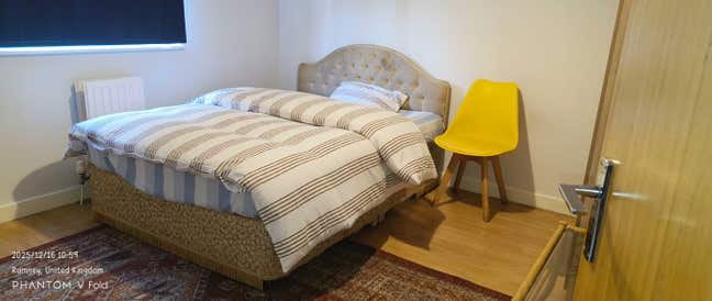 Spacious Double Room in a Ground Floor Flat Main Photo
