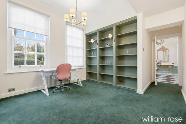 Double Room with En Suite Available Main Photo