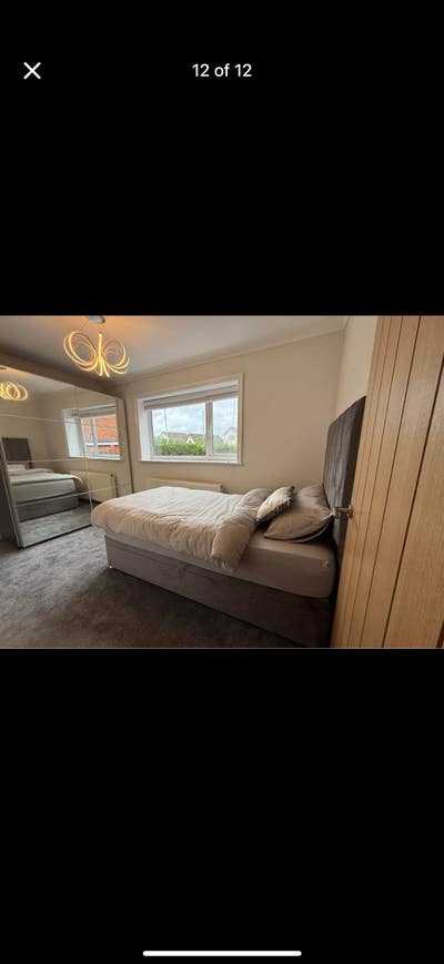 Female only lodging in spacious bungalow  Main Photo