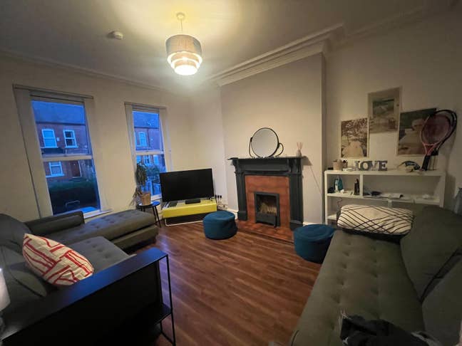 Double room in house share available! Main Photo
