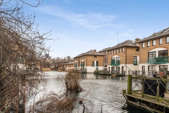 Room in Canada Water  Main Photo