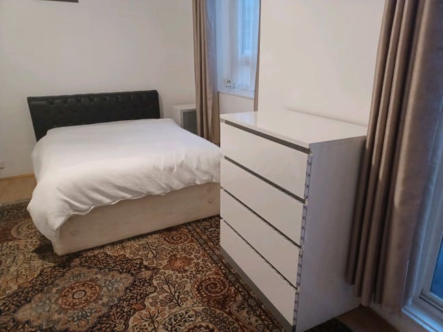 Big Double with sofa and balcony Main Photo