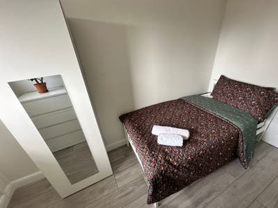 Comfortable Compact Single Room in Poplar, E16 Main Photo