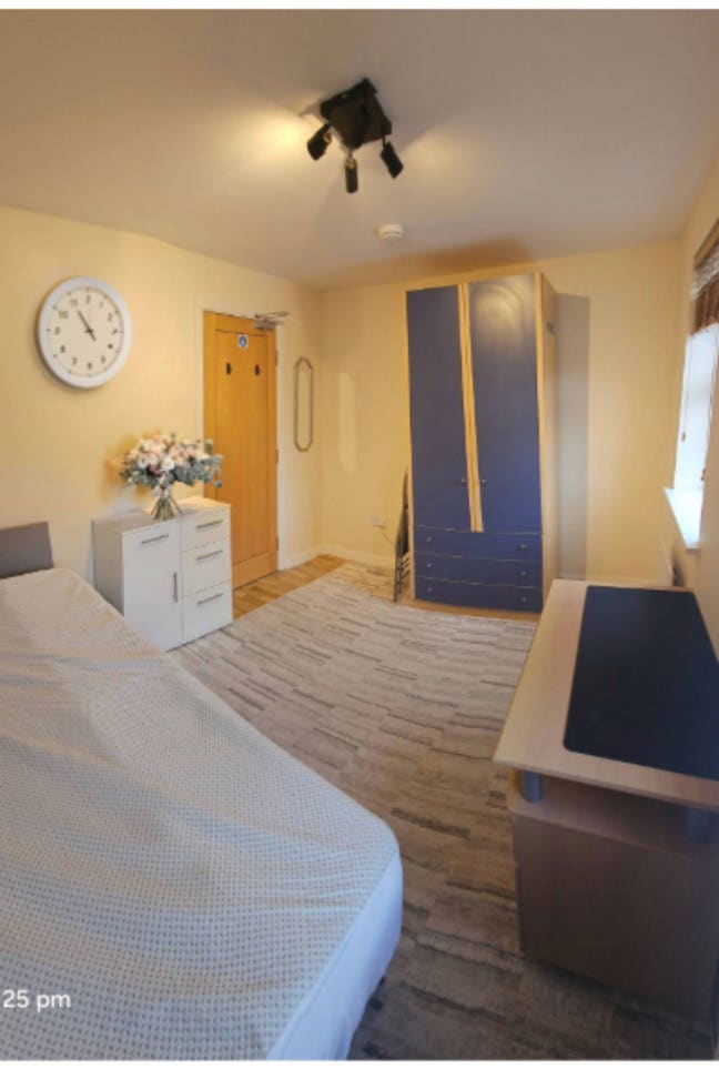 Double Room-for Professionals! Reduced Today! Main Photo