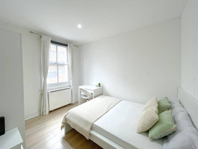 Modern Double Room near Earls Court Main Photo