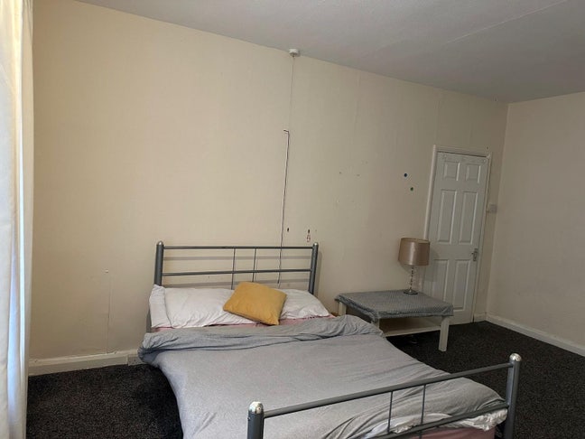 Double room available to rent  Main Photo