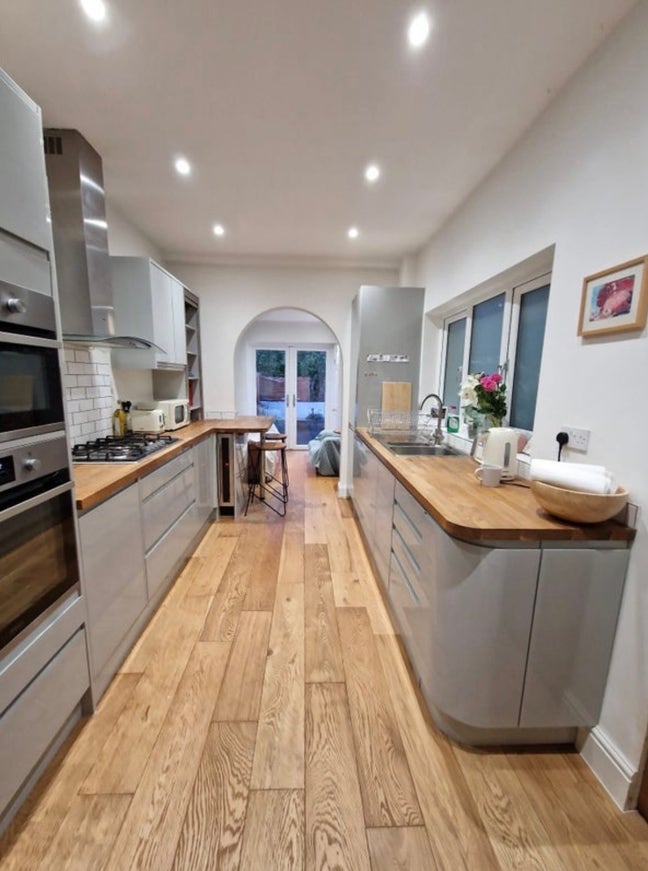 Bright Double Room in Beautiful Victorian Terrace  Main Photo