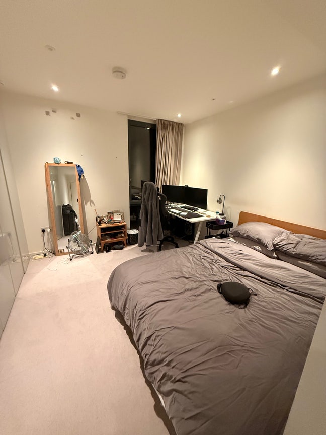 East village - King bed with En-suite Main Photo