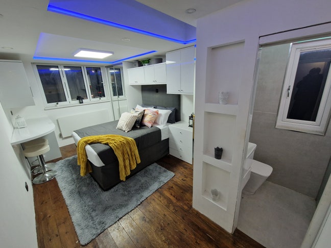 King Size Ensuite Available Main Photo