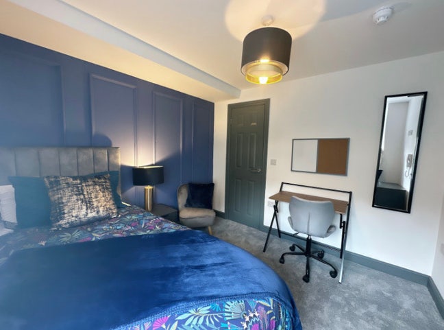 Grab it while it’s hot, &pound;100 off and zero deposit Main Photo