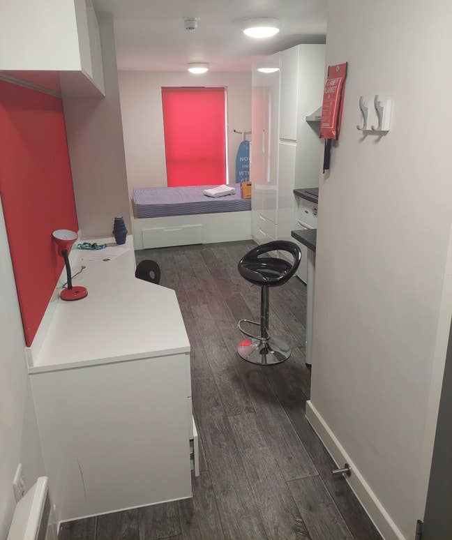 Student studio with ensuite and bills included Main Photo
