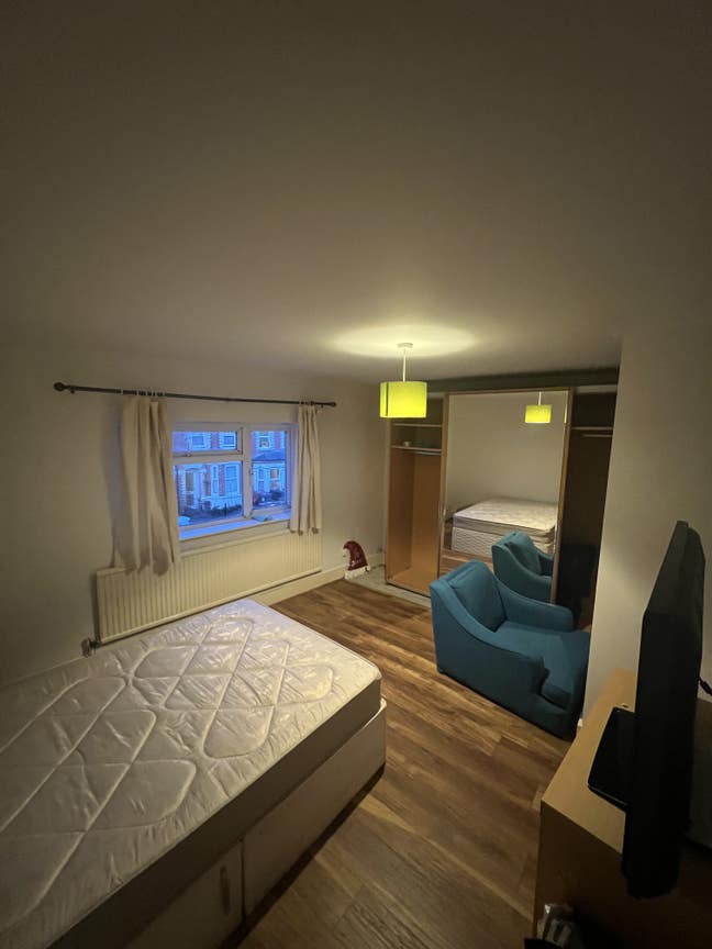  Room for Rent RG30 Main Photo