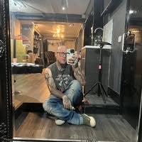 Professional Male seeks a single or double room Main Photo