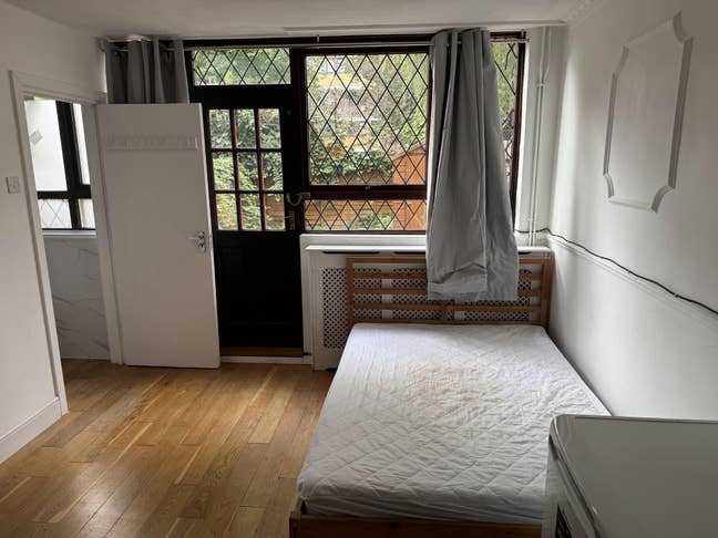 Spacious double room with garden in Hoxton Main Photo