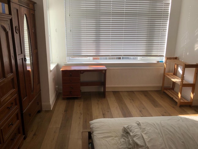 Large Double Bedroom near park  Main Photo