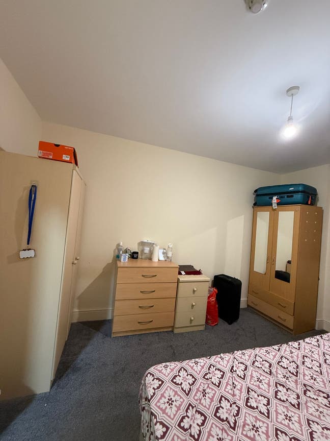 Double room in shared flat Main Photo