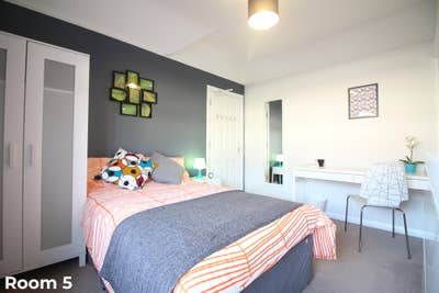 Lovely Double Room Close to Town Main Photo