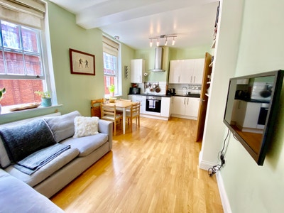 2 Bedroom Flat between British Msm & Covent Garden Main Photo