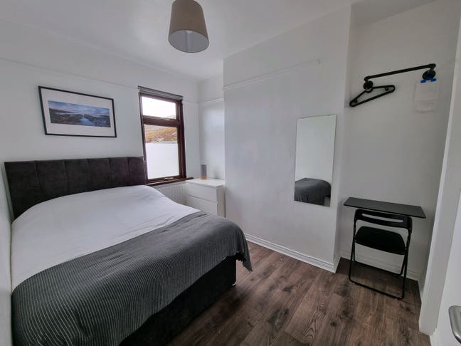 Large Double room near City Centre  Main Photo