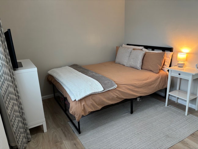 Bright Double Room Available in the SE6 Area Main Photo