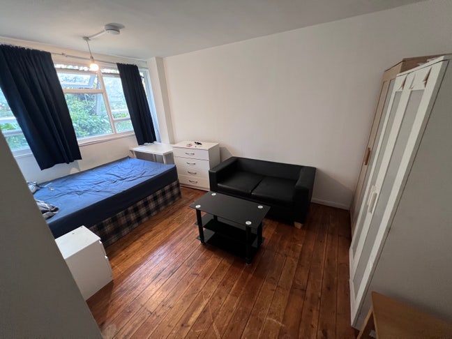 Room for sharing  Main Photo