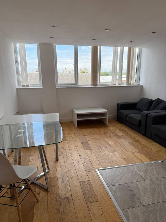 1bed ensuite in a flat for rent going for &pound;850 Main Photo