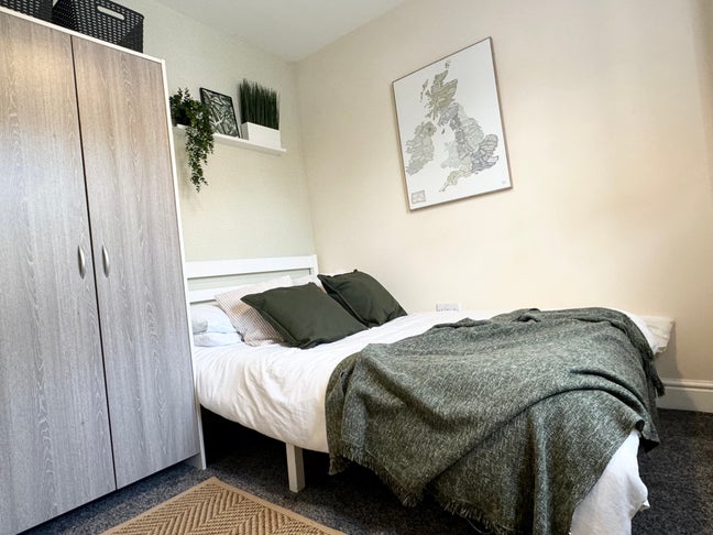 New! Luxury Double Room | Great Location! 🏡  Main Photo