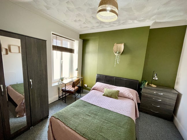 Professional Rooms in SA1 with Easy Parking Main Photo