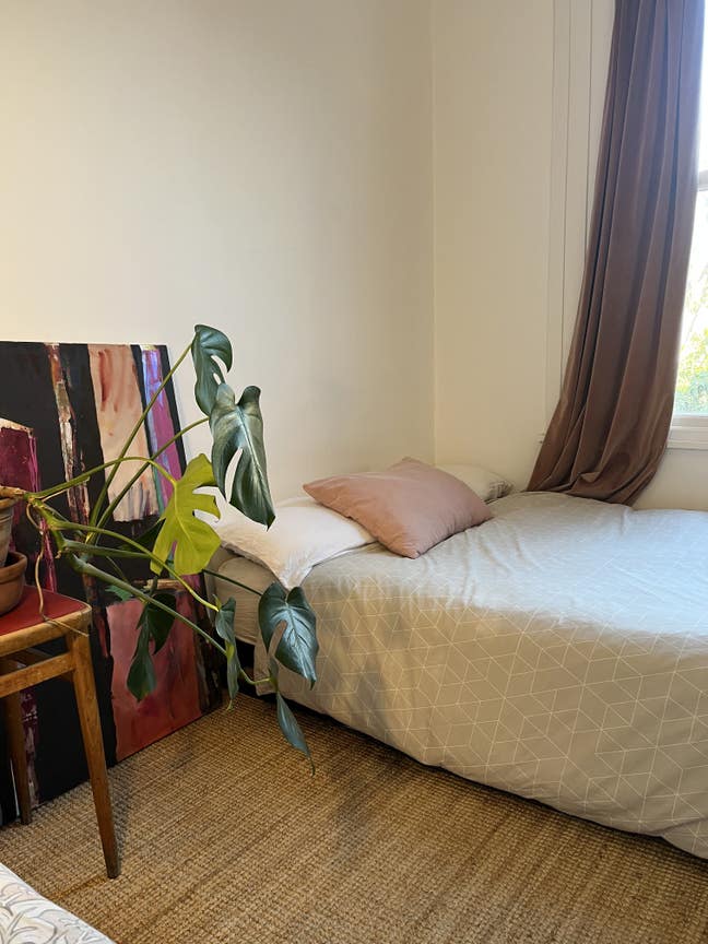 Large double room in shared Victorian House  Main Photo