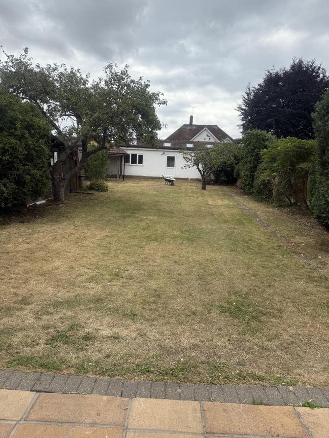 Newly furbished a  ensuite double room Main Photo