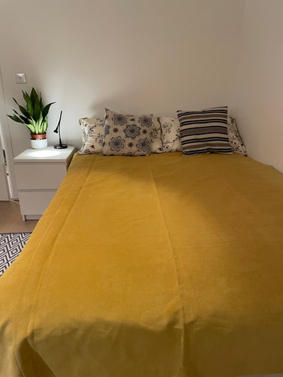 Half of a detached house with garage @ Lakeside  Main Photo