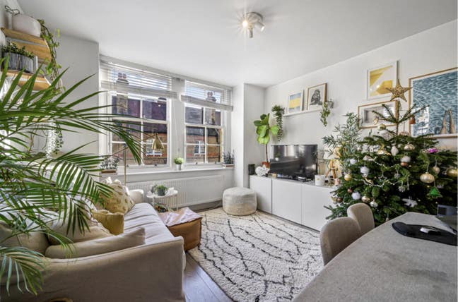 Large Double Room in Waterloo! Main Photo