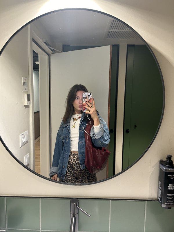 Hi! Looking for a double or larger single roo... Main Photo