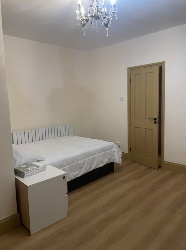 Beautiful Large Double Room Main Photo
