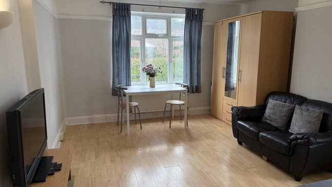 Grand Double, Bills, Parking & Broadband Included Main Photo