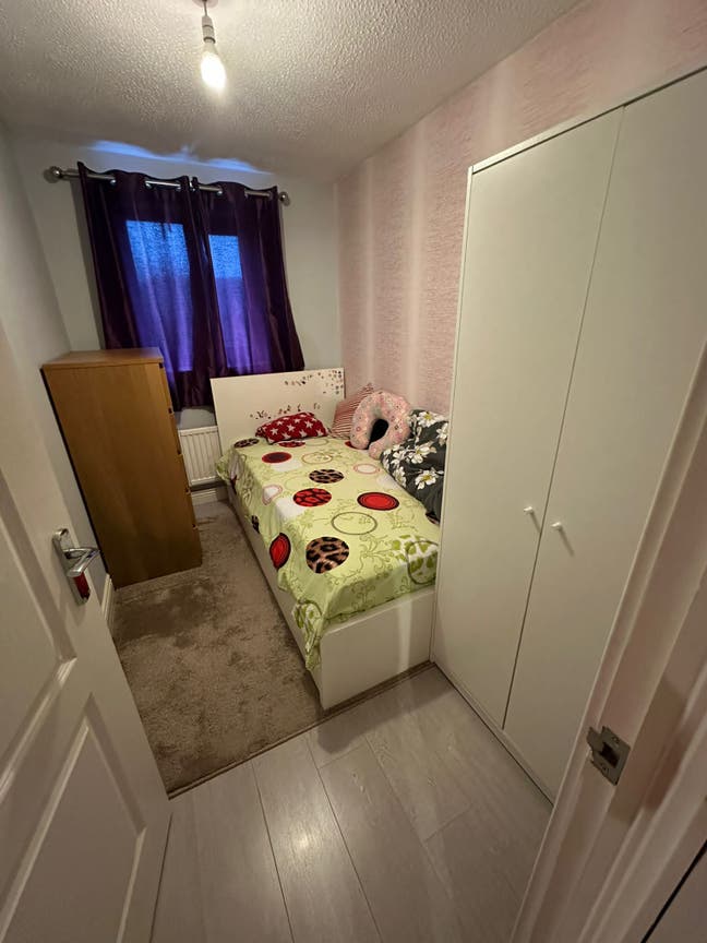 A Single Room(Fully Furnished) for female Person  Main Photo