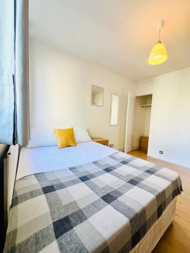 ✨ Stunning Bedroom with Garden in the Heart Main Photo