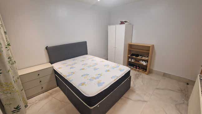 Newly Renovated Rooms • 5 mins walk to tube Main Photo