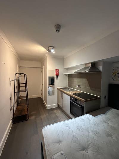 39-3 Leinster Square Main Photo