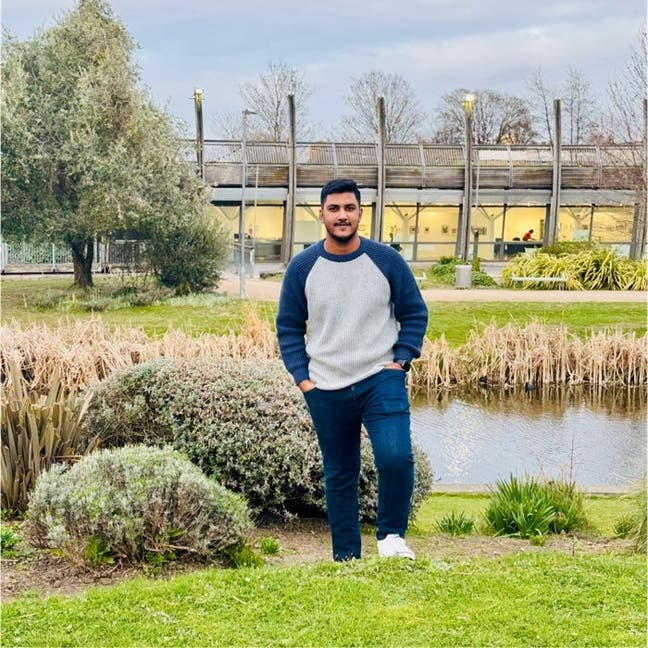 Room needed by professional couple Main Photo