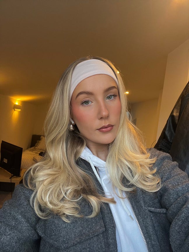 Looking for girl roomie !!  Main Photo