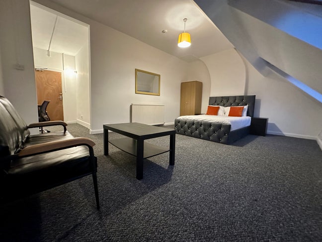 Double Rooms Available in LE1 Close to Lri  Main Photo