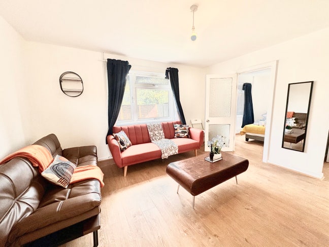 Spacious 1 bed flat  Main Photo
