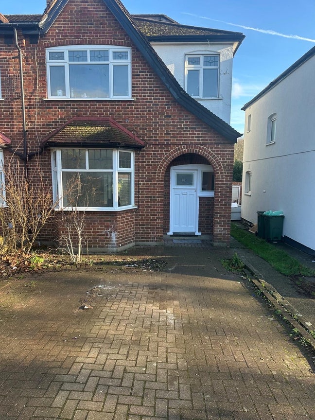 Semi Detached House Main Photo