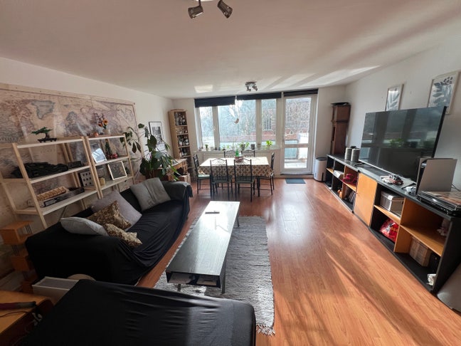 Double Bedroom - Flat facing Venice Canal 🛶 Main Photo