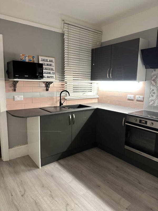 Modern Newly Built Double Ensuite LU1. Main Photo