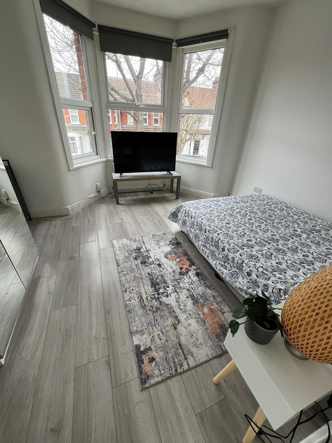 🌟 Huge Double Room in Turnpike Lane - &pound;880 Main Photo