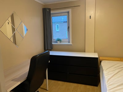 Calton - Double bedroom Main Photo