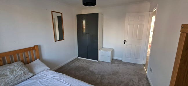 Large double in quiet residential area  Main Photo